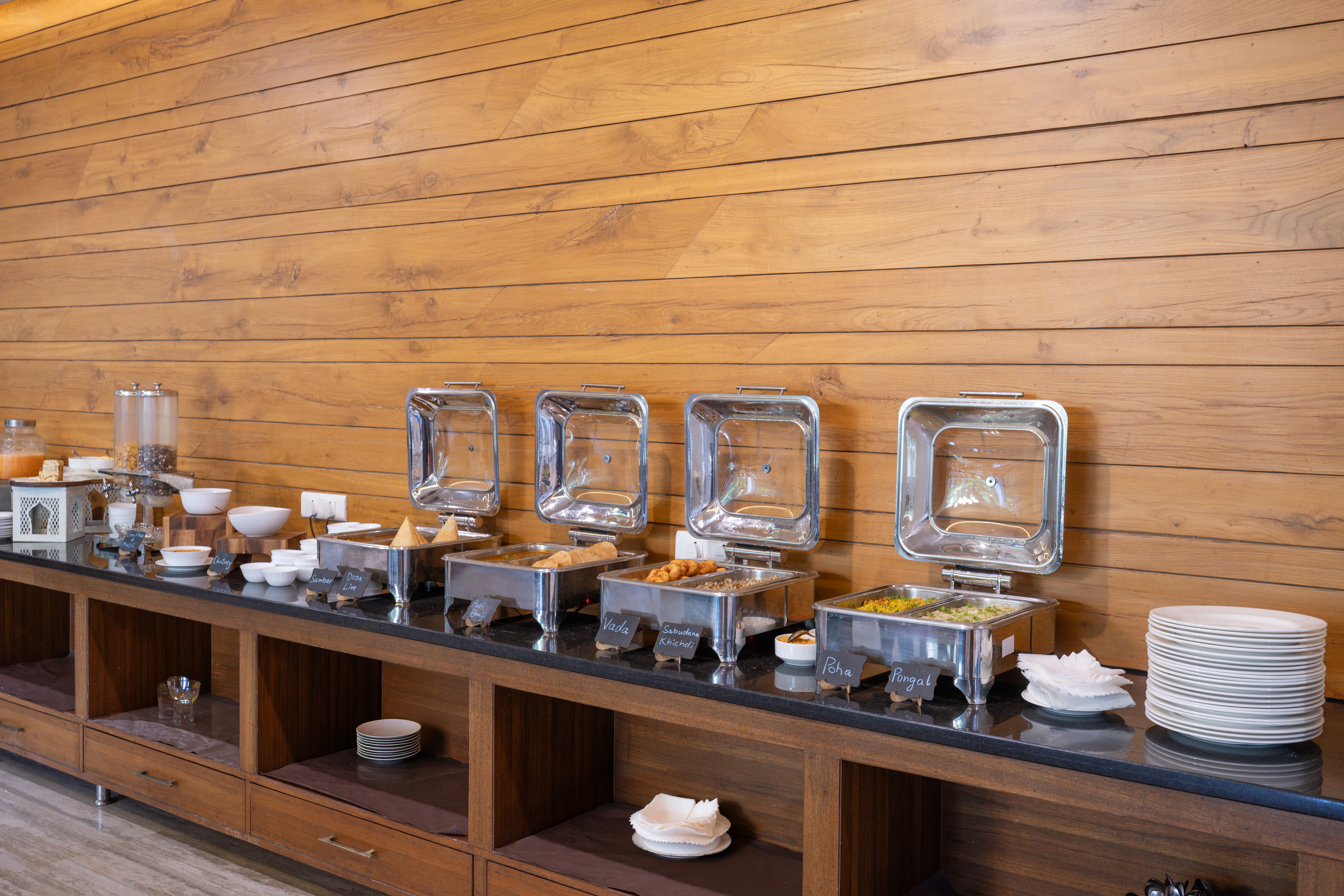 Pearl Restaurant dining at Kanha Shanti Vanam. — photo 2